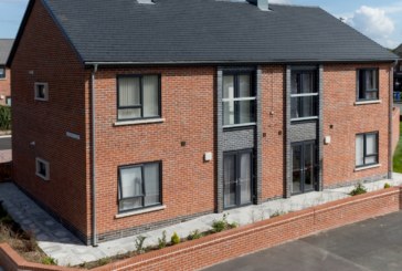 Redland tiles and Innofix Clips top off Merseyside housing development