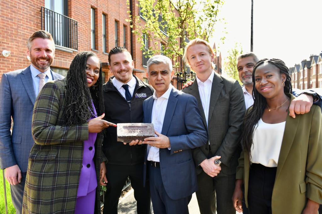 Mayor of London visits a street of newly built, four-bed council homes ...