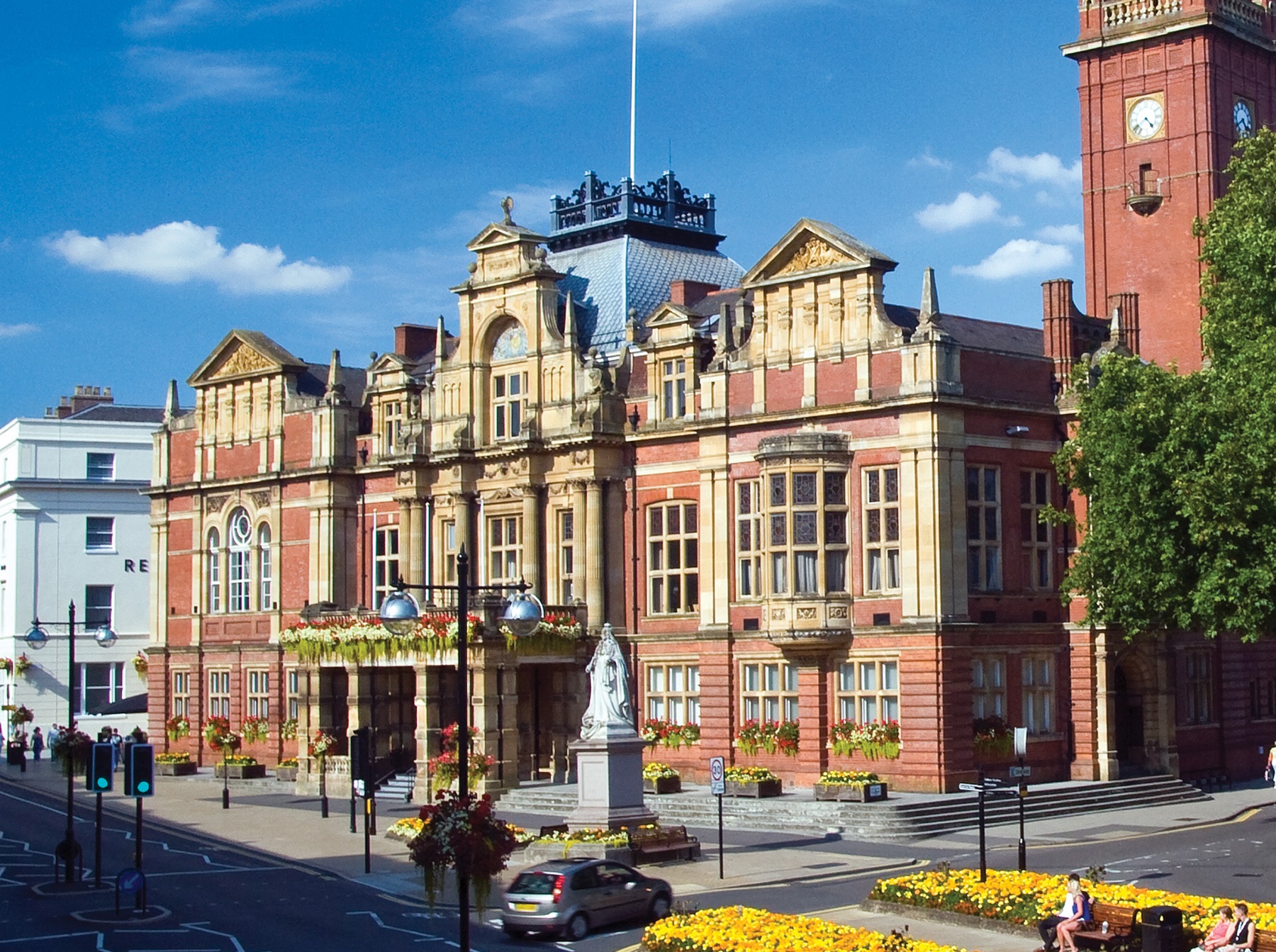 First refurbishment phase underway to Leamington town hall